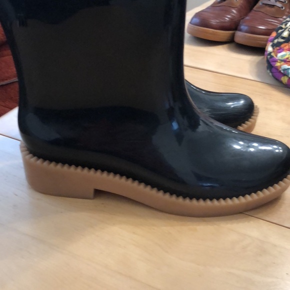 Melissa rain boots.  Glossy black with tan sole.  Size 9 - Picture 2 of 9